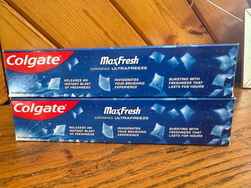 NWT Colgate MaxFresh UltraFreeze Cool Mint Toothpaste Lot of 2 6.3oz Retail $10